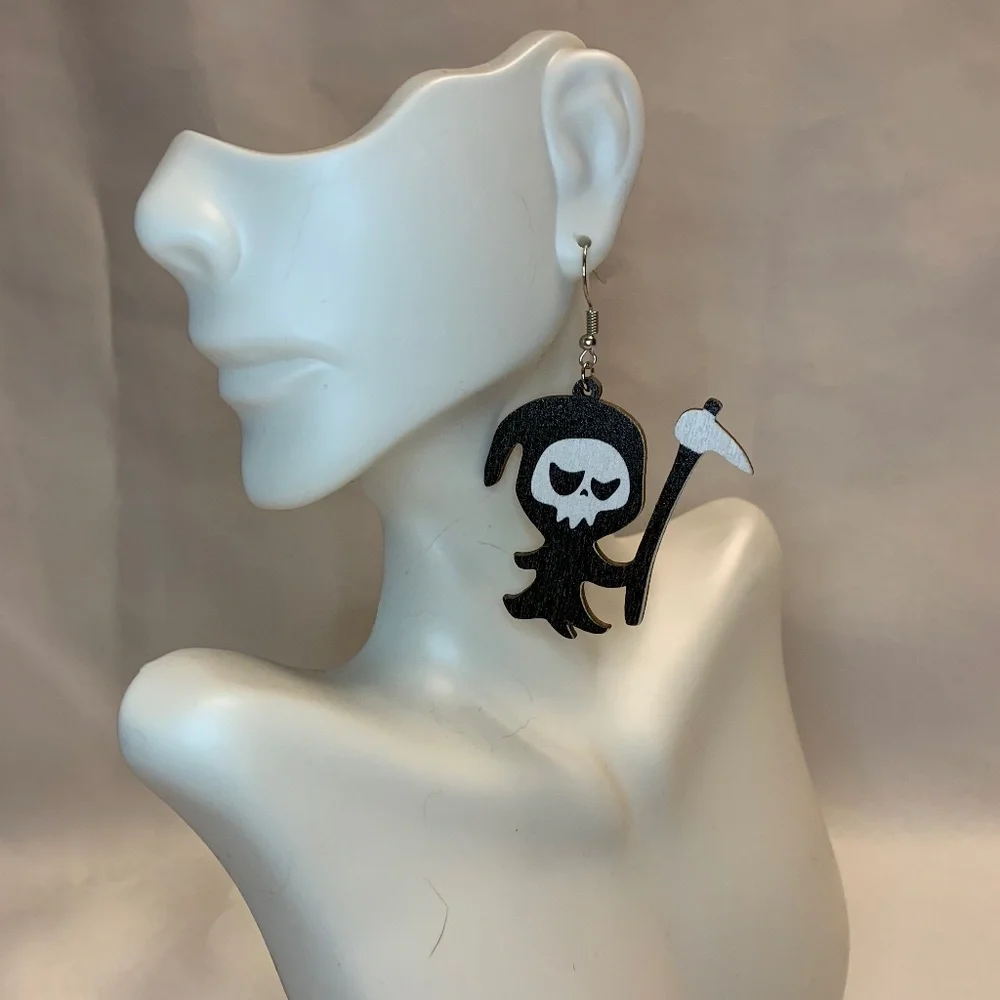 NWT! Cartoon Halloween Grim Reaper / Death Wooden Dangle Earrings!
